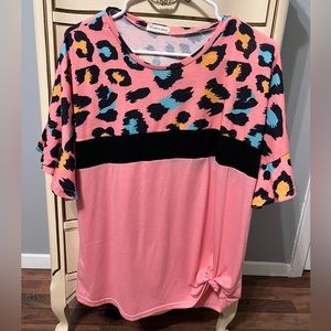 Quarter sleeve leopard print top
